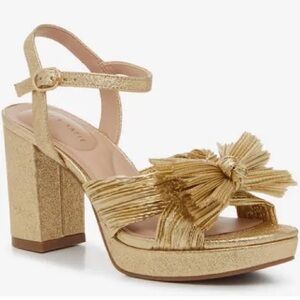 Kelly & Katie gold platform heel with bow